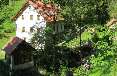 Tolmin House | Country house by Hotenjka with three rooms, for up to eight people
