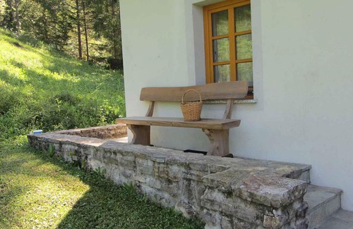 Tolmin House | Country house by Hotenjka with three rooms, for up to eight people