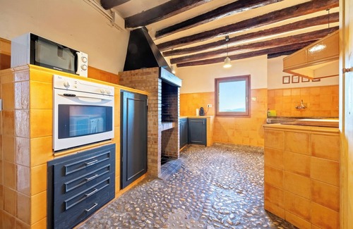 Guialmons House | Country House 'Can Gasol' with Mountain View, Private Pool and Wi-Fi