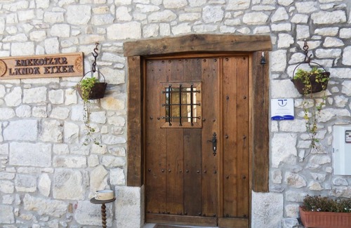 Abaurrea Alta House | Country House 'Casa Rural Enekoizar' with Mountain View, Private Terrace and Wi-Fi