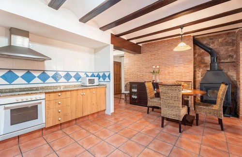 Chulilla House | Country House 'Cueva Del Gollisno' with Mountain View and Wi-Fi