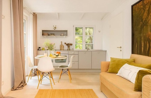 Nuthetal Cottage | Country house dream - coach house under walnut trees