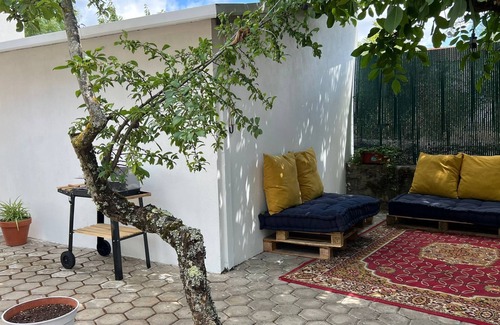 Fatima House | Country House 'Fátima - Casa Inteira' with Shared Terrace, Shared Garden and Wi-Fi
