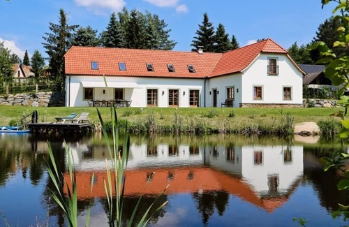 Litschau Apartment | Country house for max. 14 people with large estate and swimming pond