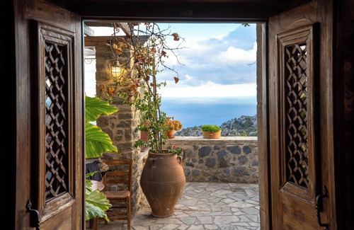 Anatoli House | Country house with 4 bedrooms, Jacuzzi and infintive views to the Med sea
