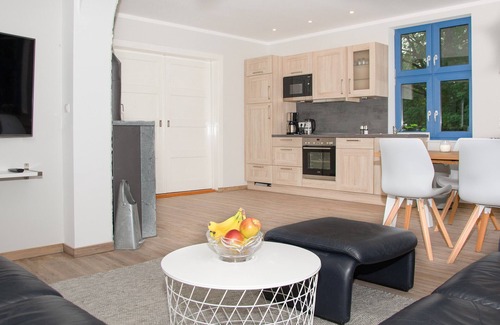 Norddeich House | Country House 'Haus 12' with Private Terrace, Private Garden and Wi-Fi