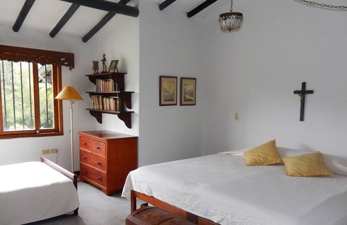 Llanogrande House | COUNTRY HOUSE IN LLANO GRANDE