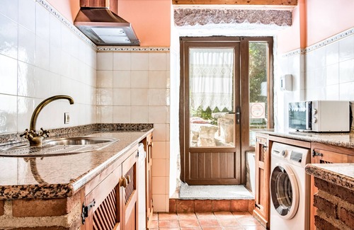 Navarredonda de Gredos House | Country House 'La Esperilla De Gredos' with Mountain View, Private Garden and Wi-Fi