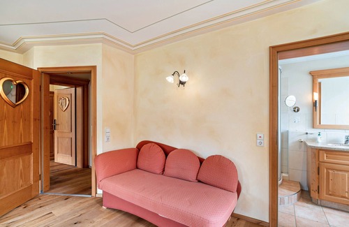 Buehlertal Bed & Breakfast | Country House Room 'Heimatliebe' with Mountain View, Wi-Fi and Air Conditioning