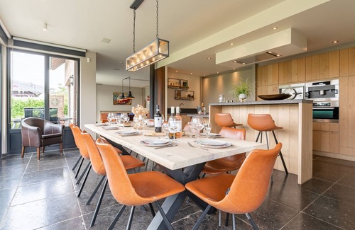 Maldegem House | Country house surrounded by nature with hot tub