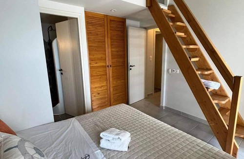 Kato Aprovatou Villa | Country House 'Villa Eleni - At The Top' with Sea View, Wi-Fi and Air Conditioning