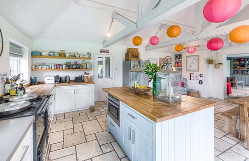 Aldingbourne House | Country house with swimming pool near Goodwood