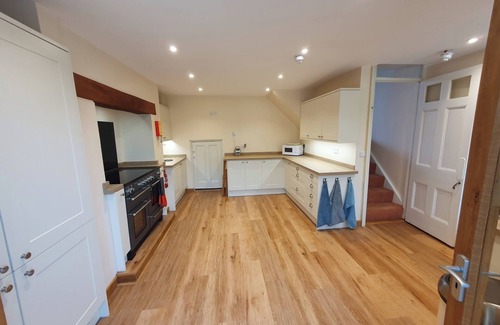 Milverton House | Country House with Swimming Pond, Hot Tub and Glorious Gardens.