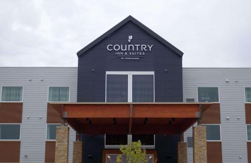 Fort Atkinson Hotel | Country Inn & Suites by Radisson, Ft Atkinson, WI