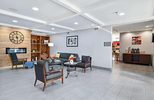 Bloomington Hotel | Country Inn & Suites by Radisson, Bloomington-Normal Airport, IL