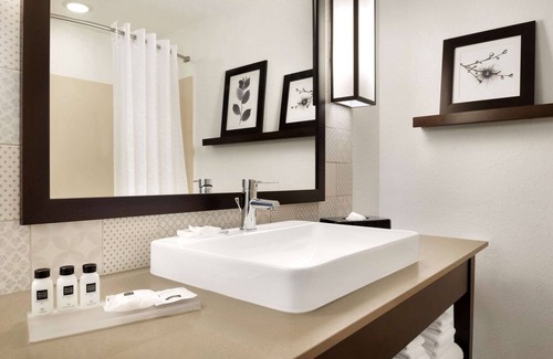 Houghton Hotel | Country Inn & Suites by Radisson, Houghton, MI