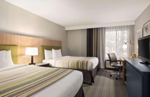 Swiss Manor Hotel | Country Inn & Suites by Radisson, Flagstaff, AZ