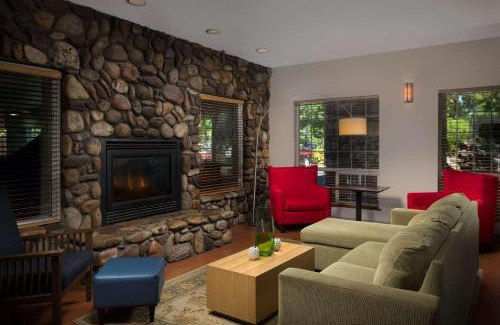 Portland Hotel | Country Inn & Suites by Radisson, Portland International Airport, OR