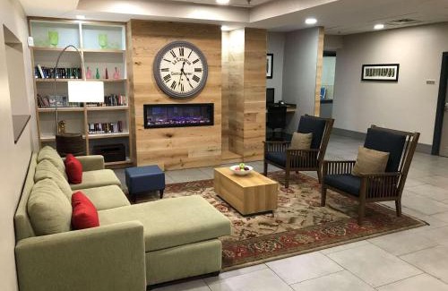 Emporia Hotel | Country Inn & Suites by Radisson, Emporia, VA