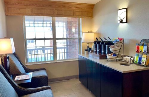 Kenosha Hotel | Country Inn & Suites by Radisson Kenosha - Pleasant Prairie
