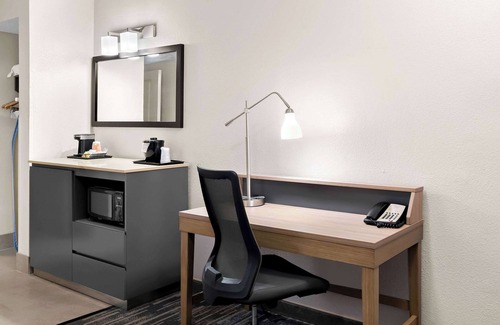 Cayce Hotel | Country Inn & Suites by Radisson, Columbia Airport, SC