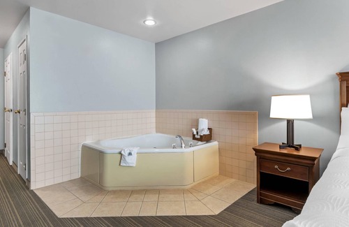 Chambersburg Hotel | Country Inn & Suites by Radisson, Chambersburg, PA