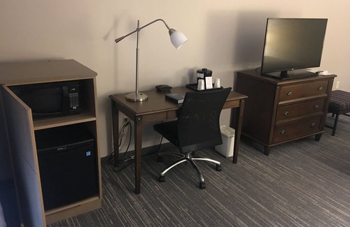 Grand Rapids Hotel | Country Inn & Suites by Radisson, Grand Rapids East, MI