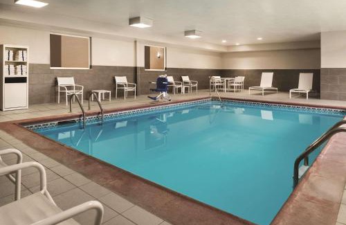 Southport Hotel | Country Inn & Suites by Radisson, Indianapolis South, IN
