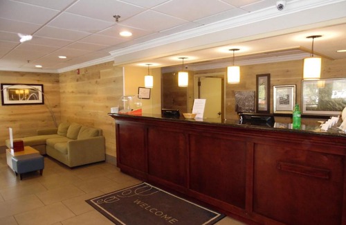 Baymeadows Hotel | Country Inn & Suites by Radisson, Jacksonville I-95 South, FL