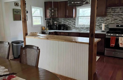 Leroy House | Country life at McIntosh Manor - 2 bedroom home