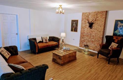 Lydney House | Country Lodge Retreat