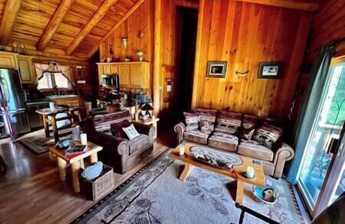 Lisbon Cabin | Country Log Cabin #1- In the heart of the White Mountains