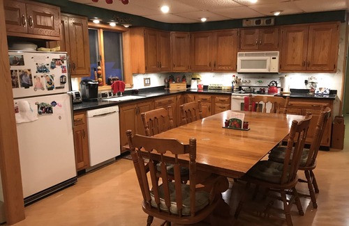 Brockport Resort | Country Mountain Paradise - Royalty Suite