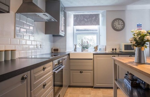 Lanark House | COUNTRY NEST- Cosy Spacious Holiday House
