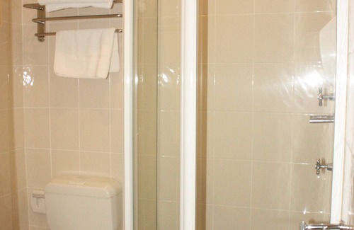 Crestwood Hotel | Country Plaza Queanbeyan
