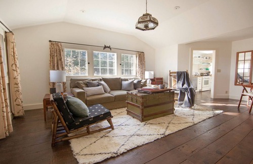 Saugerties Cottage | Country Retreat-Expansive Views-Pool-Woodstock-HITS-Skiing-Hiking-Festivals