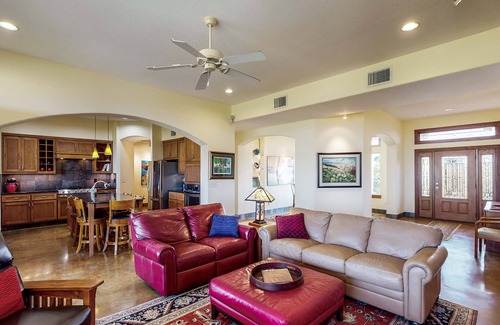 Granger House | Country Retreat | House in Bartlett