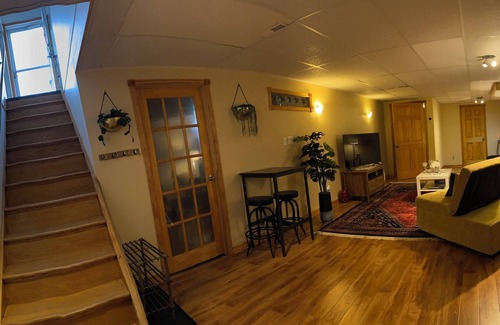 Hamilton Apartment | Country Roads Dwelling!