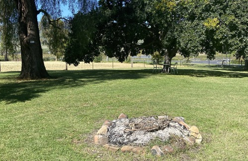 Emu Vale House | country school
