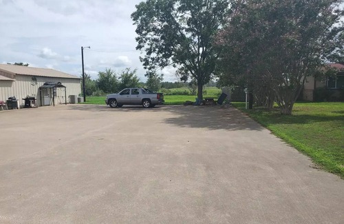 Quitman Apartment | Country Sportsman/woman Apt A