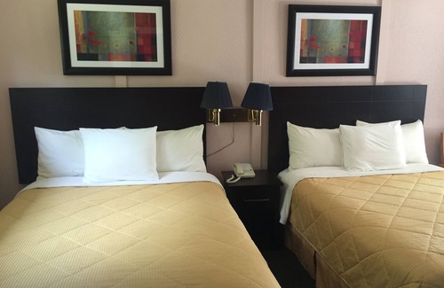 Arnprior Hotel | Country Squire Motel