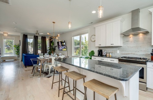 South Nashville House | Country Thunder - Private Balcony - 5 min walk to Geodis Park