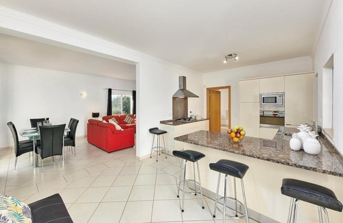 Sao Bras de Alportel Villa | Country Villa, Modern Interiors, A/C, Private Pool & Sunny Terraces - 2km to São Brás de Alportel!