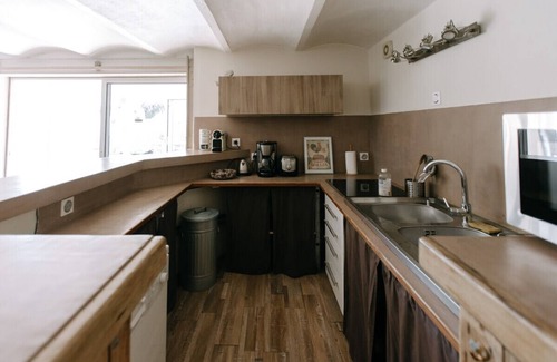 L'Isle-sur-la-Sorgue Apartment | "Countryside Escape: Charm and Serenity in Isle-sur-la-Sorgue"