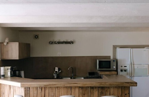 L'Isle-sur-la-Sorgue Apartment | "Countryside Escape: Charm and Serenity in Isle-sur-la-Sorgue"