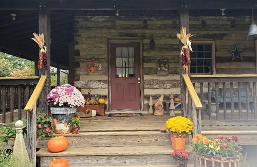 Middletown Cabin | Countryside Cabin with Mountain Views near Surreybrooke Gardens