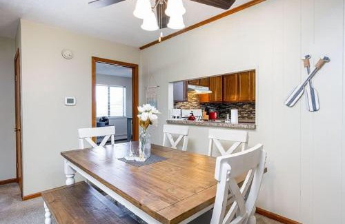 Rockford Apartment | Countryside Cottages near Lake Bella Vista