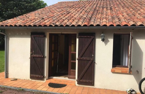 Secondigny House | Countryside Home with Private Pond and Forest.