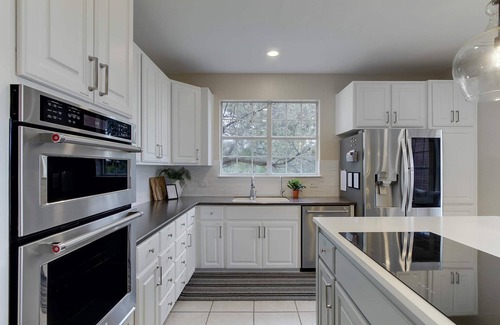 Brushy Creek House | Countryside Manor & Cottage with Pool by Whitetail Rentals