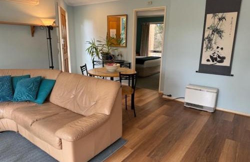 Hepburn Apartment | Countryside Retreat romantic tranquil native wildlife township Hepburn - Daylesford